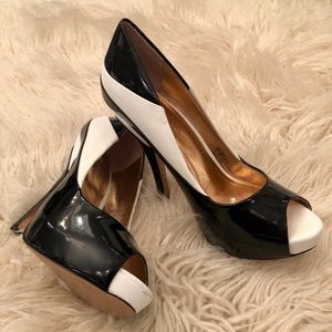 SOLD‼️BCBG Generation Liberty heels